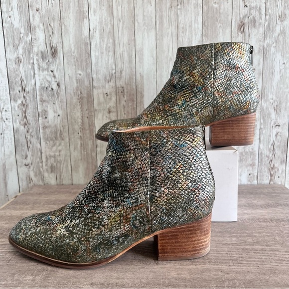 Seychelles Floodplain Exotic Green Boots Size 10 - Picture 1 of 6